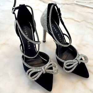 Gianni Bini Crystal Bow Heels 8 M